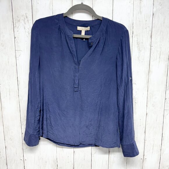 Banana Republic Women’s Size Small Long Sleeve Blue 100% Silk Open Neck Blouse - Picture 1 of 5